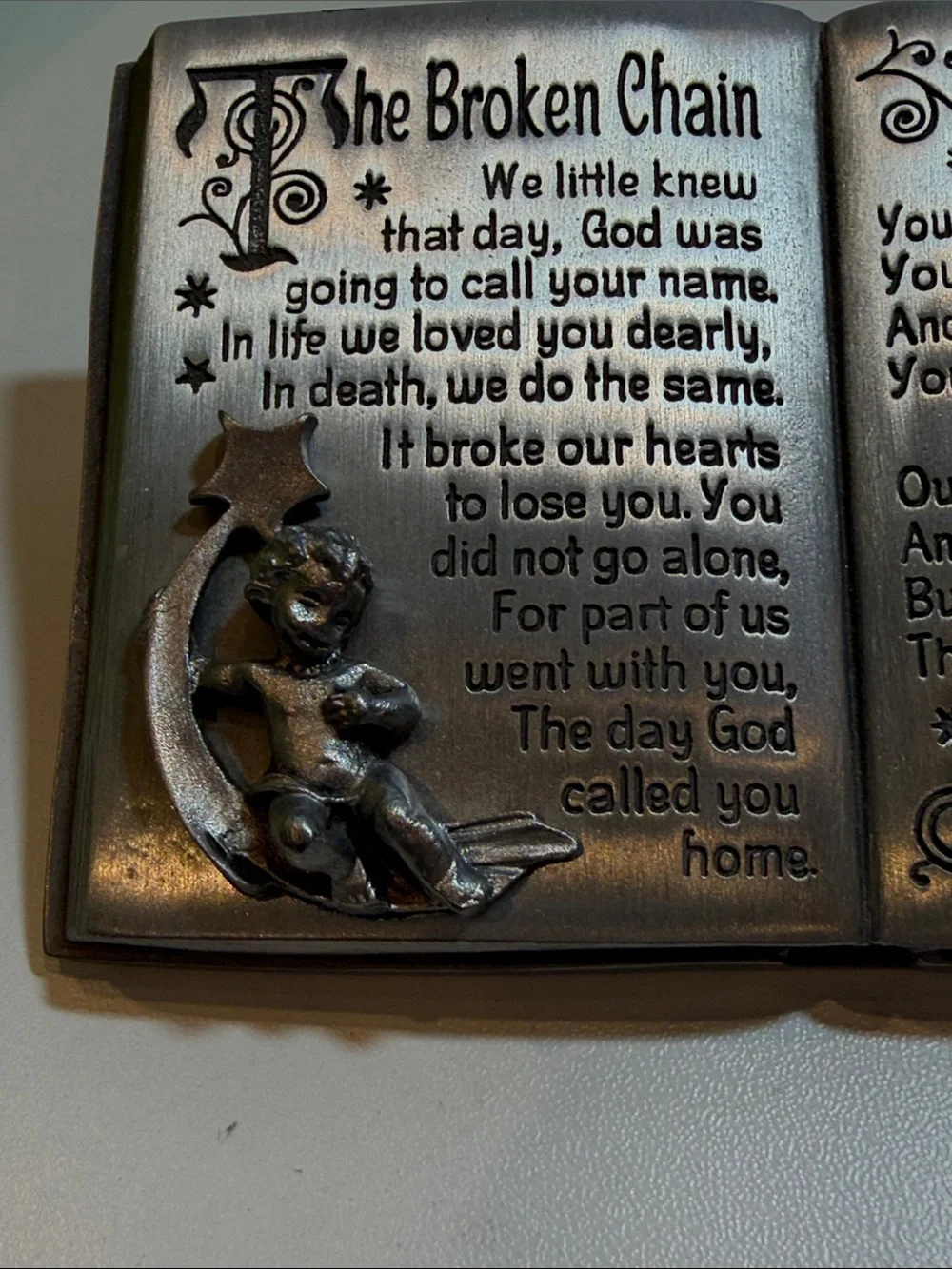 Cathedral Art The Broken Chain Memorial Plaque Angel Pewter Tone